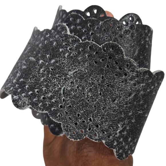 Olga Santini Wide Leather Belt Black Crackled Laser Cut Scalloped Buckle Medium